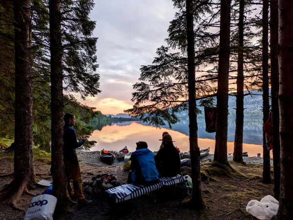 Speidarleir på Yksnøya og padletur på Rotevatnet