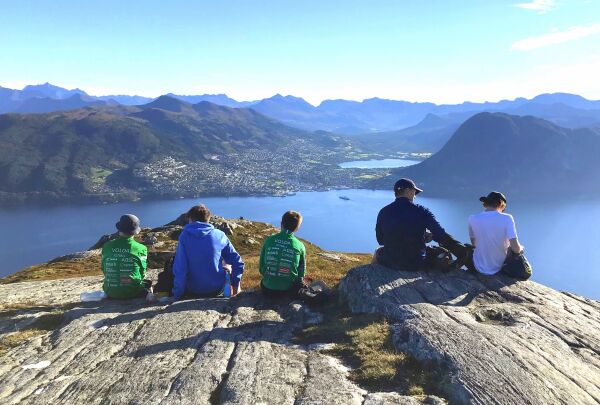 Endeleg fjelldag for heile skulen