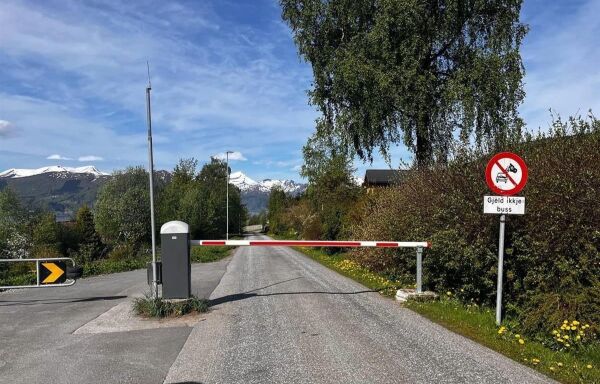 Bommen i Uravegen på plass igjen