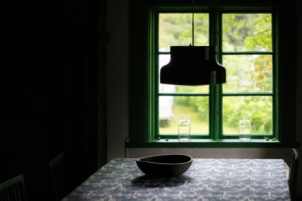 Få lys i vindauga på bygdene att
