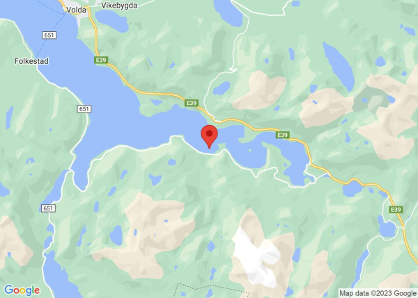 Mann frakta til Volda sjukehus etter fall i sjøen