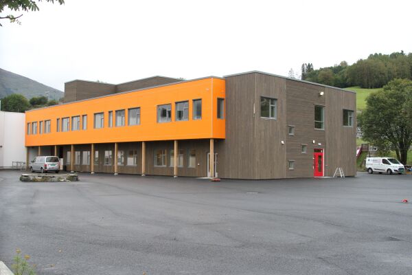 Hornindal Skule opnar