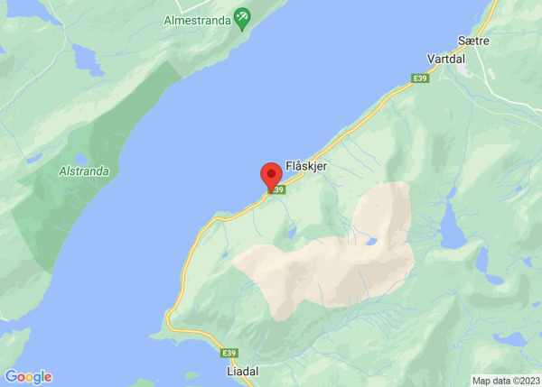 Utforkøyring på Vartdalsstranda