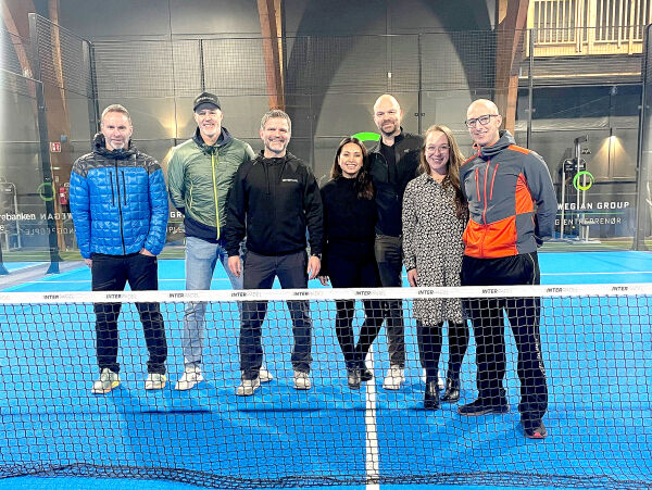 Satsar på padel