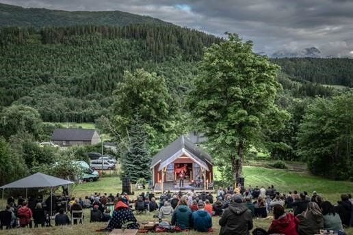 Sommarljom med tettpakka program