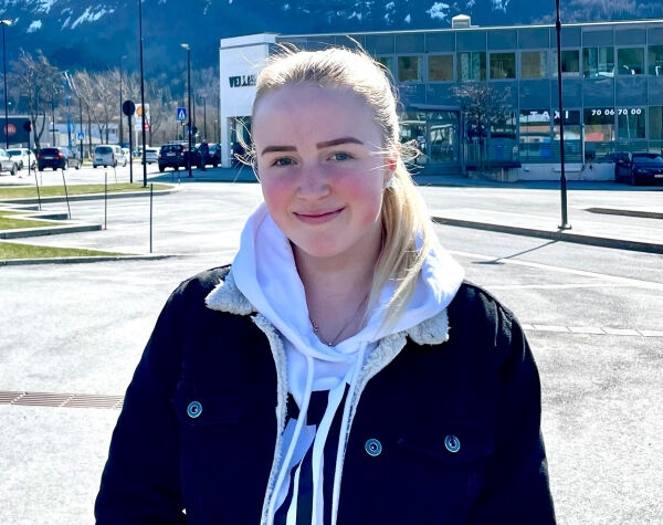Fleire jenter vel å bli bilmekanikar