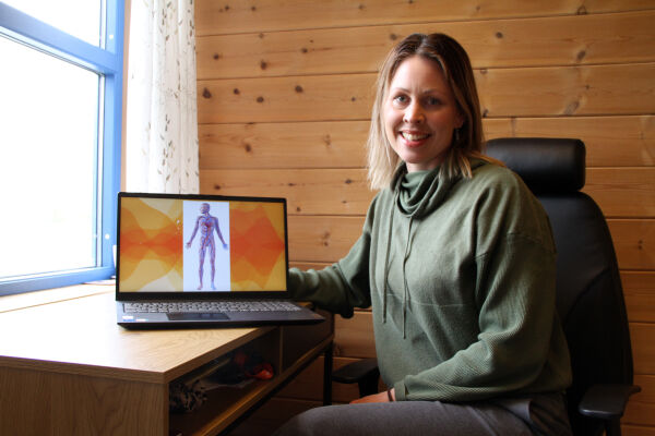 Opnar eigen klinikk