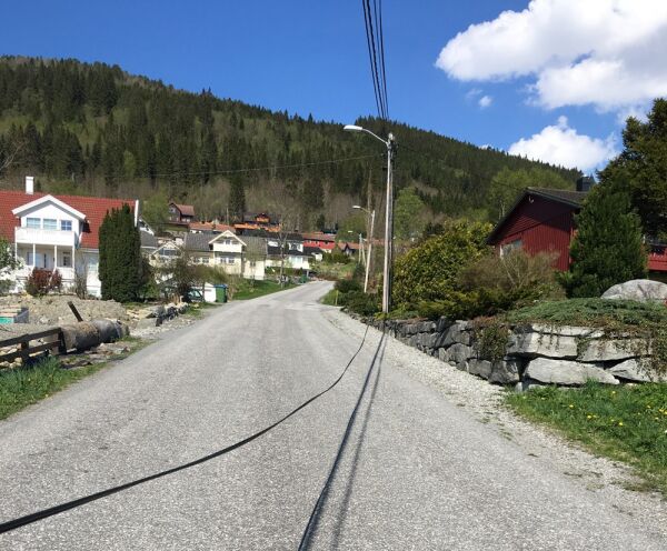 Farleg kabel i Fjellvegen