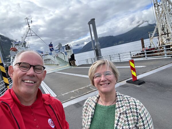 Jublar for halvert ferjepris på Voldsfjorden