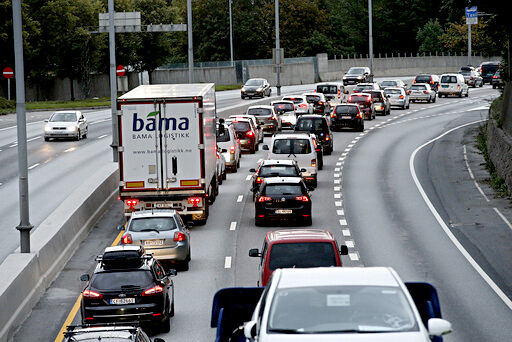 Over halvparten er avhengige av bilen