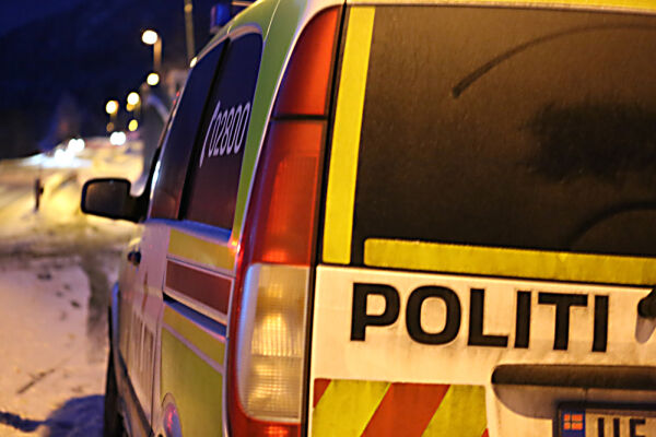 Politiet tok opp jakta på bil som køyrde vinglete