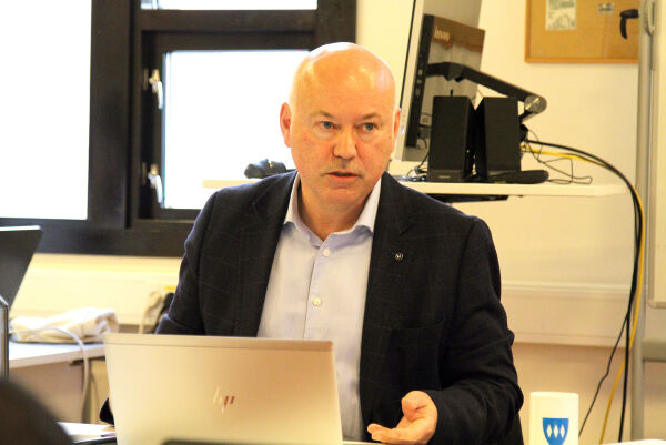 Full fart mot ROBEK