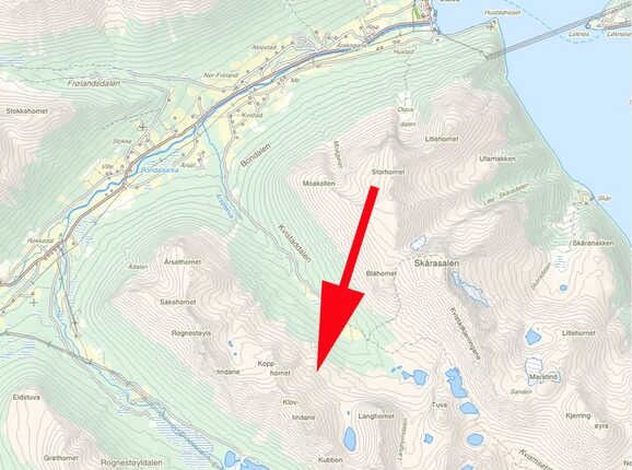 Mann fast i fjellet grunna beinbrot