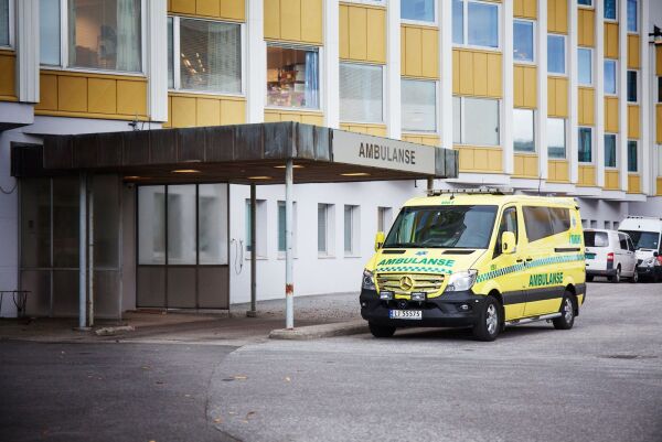 Tilsett ved Ålesund sjukehus koronasmitta