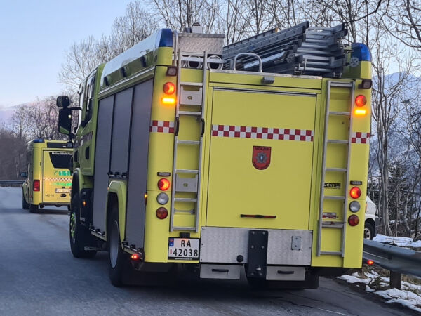 To til sjukehus etter kollisjon