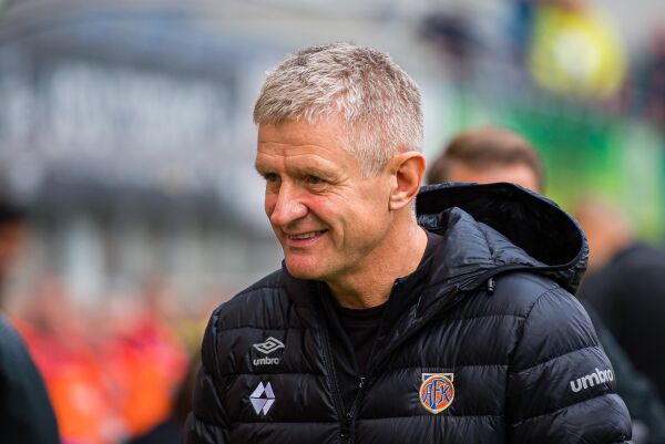 - 07 Vestur vert eit spennande eventyr
