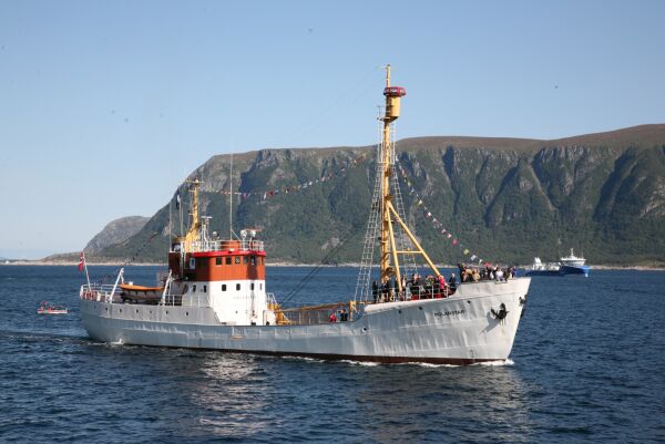 «Polarstar» til Sæbø