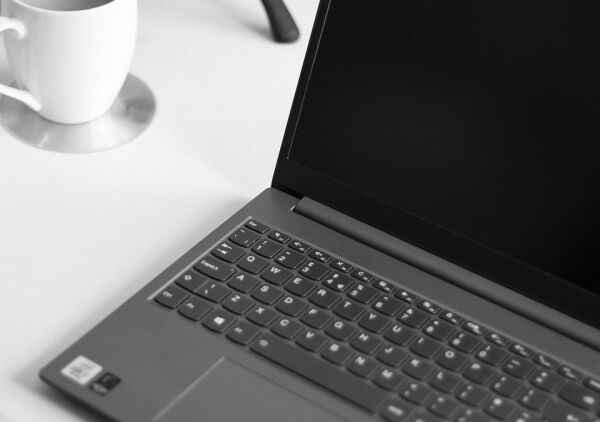 Datatrøbbel over heile verda