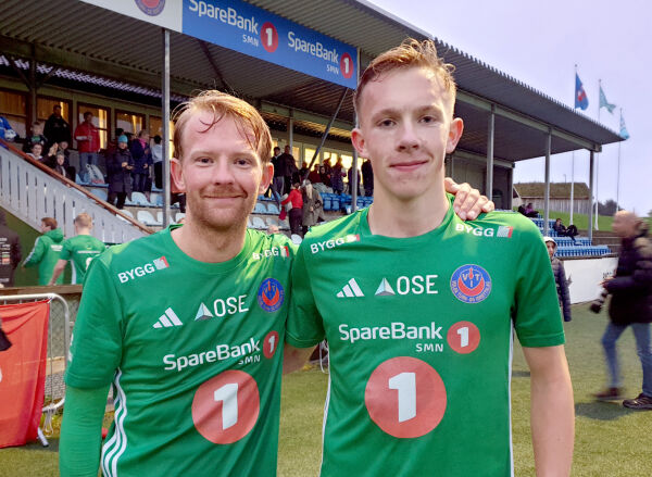 3x Hole mot Langevåg
