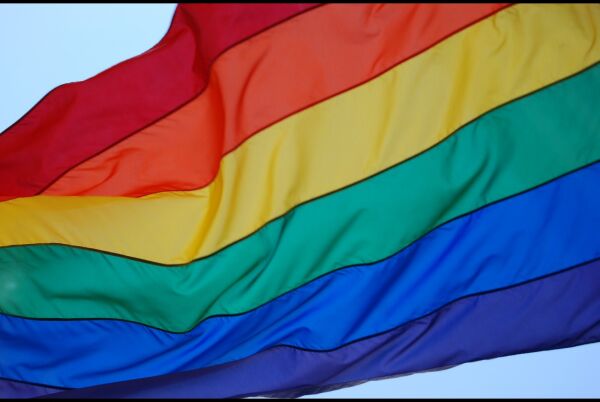 Ber kommunane heise regnbogeflagget
