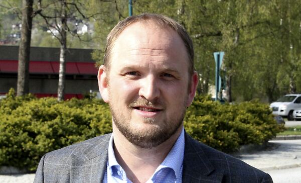 Hevar aldersgrensa for helseattest for eldre bilførarar