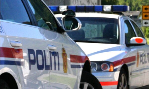Bil av vegen på Vartdalsstranda