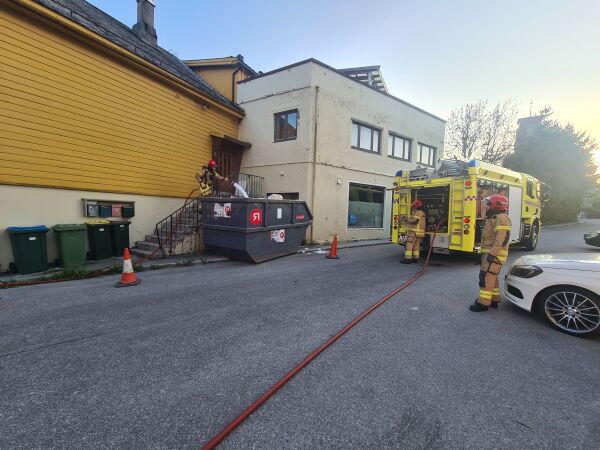 Sanitetskvinne sløkte brannen