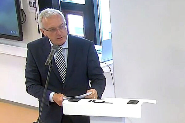 – Høna eller egget?