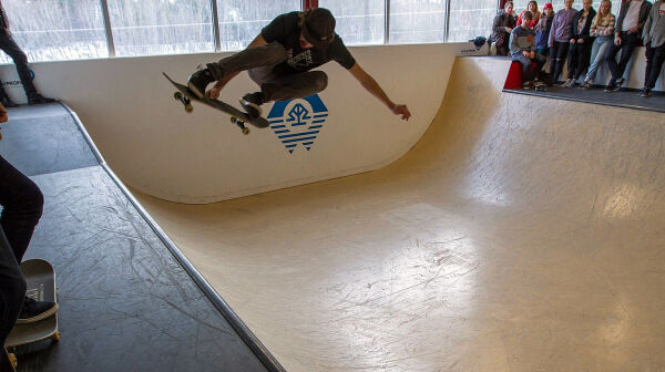Skippertak for skatehallen