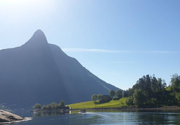 Uteskule på Raudøya