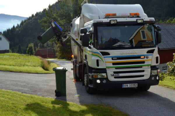 Stiller seg bak auke i VØR-gebyra