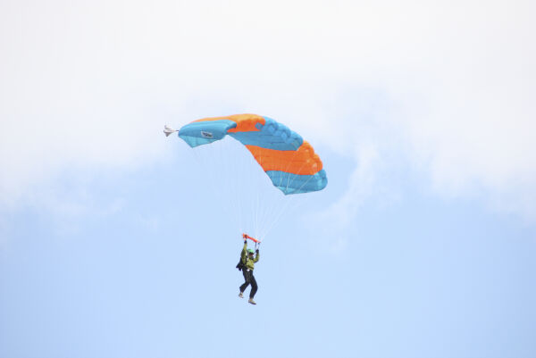 Fallskjermhopping i verdsklasse til Volda
