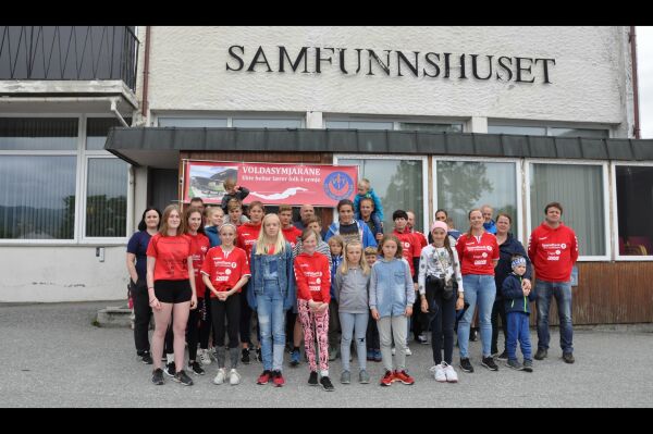 Ny symjehall fossar fram