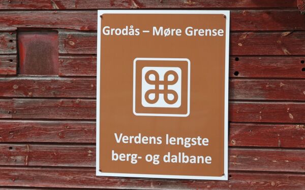 Fylkeskommunen tek rekninga