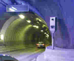 Motorstopp i Eiksundtunnelen