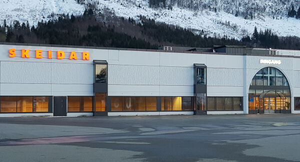 Skeidar varslar oppseiingar