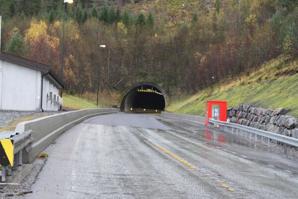 Kolonnekøyring i Rotsethorntunnelen