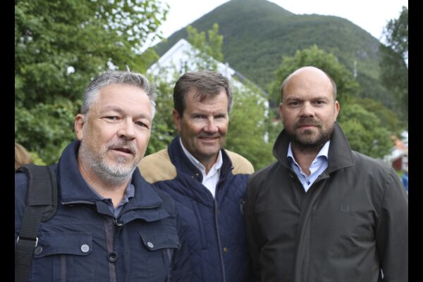 Tre etasjar og parkeringskjellar