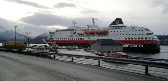 Hurtigruten til Hjørundfjorden