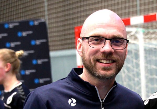 Rekrutt-trenaren i Volda Handballklubb gir seg