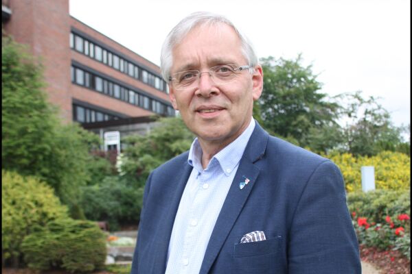 Vil ikkje svekke sjukehuset