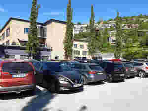 – Umogleg for besøkjande å finne ledige p-plassar