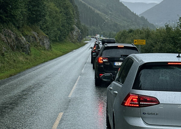 Eiksundtunnelen opna etter motorstopp