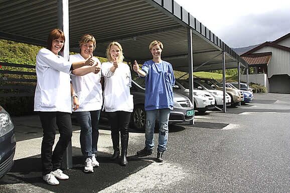 - Endeleg fekk vi carportar