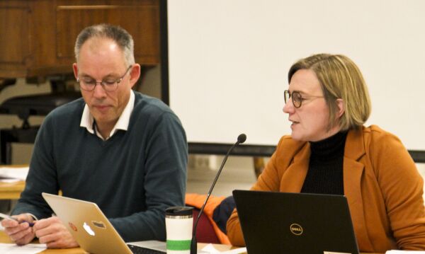 Kritisk til eigarkommunane si framferd