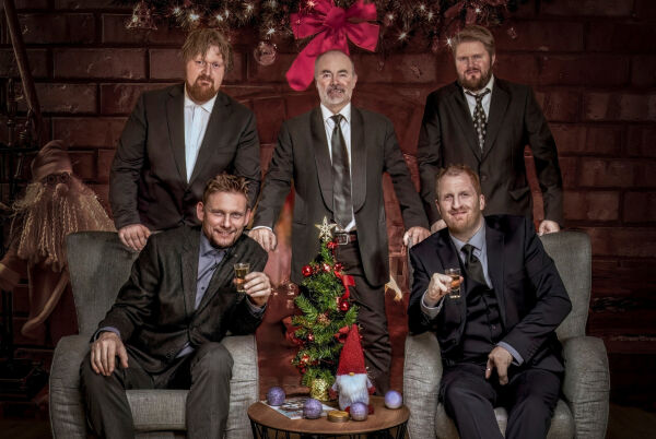 – Vi håpar at folk kjem i julestemning