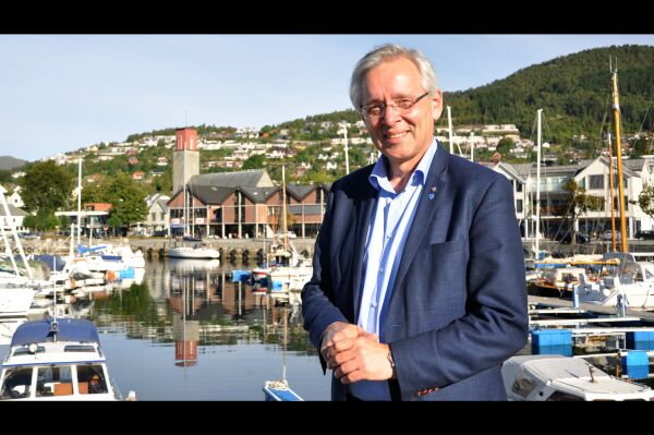 Spør om overfiske og bruk av lysbåt