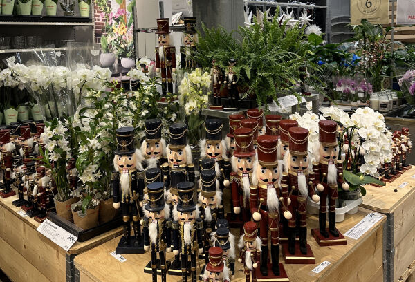 Julevarene er på veg ut i butikkane