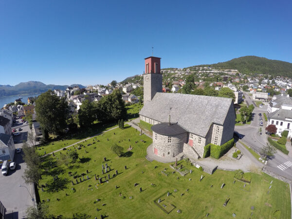 Biskopen vil vitje kyrkjene i Volda