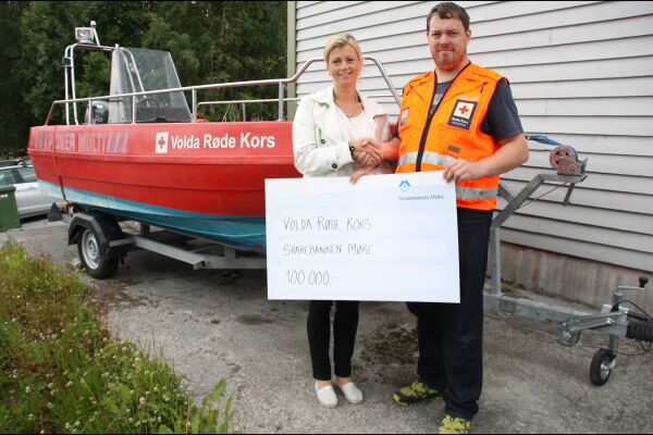 100.000 frå Sparebanken Møre til ny Røde Kors-båt
